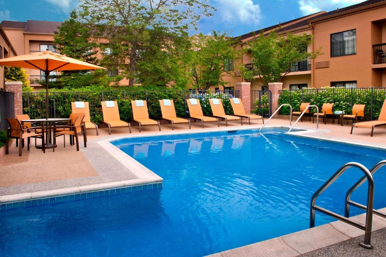 Sonesta Select Newport Middletown Hotell Exteriör bild